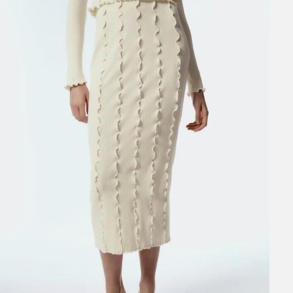 ZARA Midi Ribbed Skirt - cream size M - Picture 1 of 5